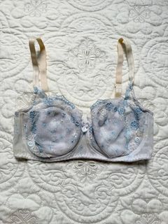 (Category: ) located in . Submitted by aesthethicc (Listing ID 1444981407, Image 1). Description: .