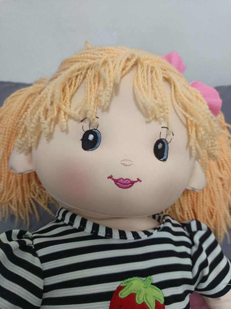 Vintage linzy doll 27" (Category: Plushies & Soft Toys) located in Caloocan City. Submitted by appleblossoms07 (Listing ID 1444962571, Image 3). Description: linzy rag doll apps vintage collectibles childhood doll ST pouch 1.