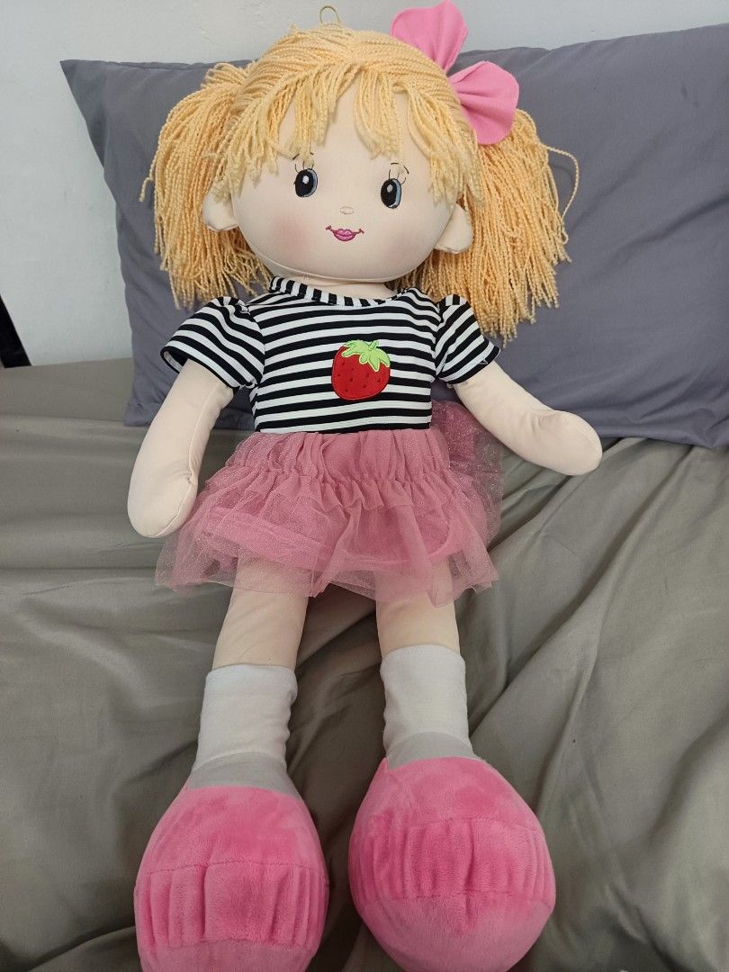 Vintage linzy doll 27" (Category: Plushies & Soft Toys) located in Caloocan City. Submitted by appleblossoms07 (Listing ID 1444962571, Image 2). Description: linzy rag doll apps vintage collectibles childhood doll ST pouch 1.