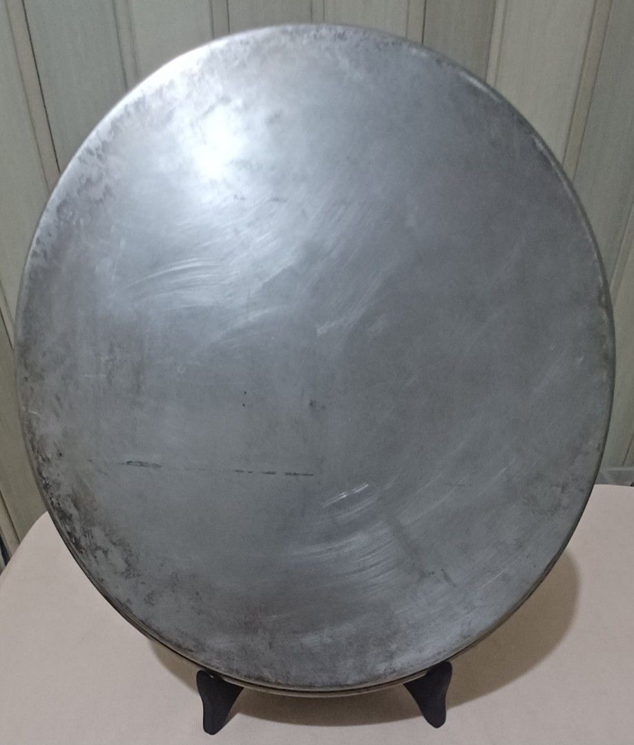 🇺🇸 Vintage Silverplate Round Serving Tray (Category: Other Kitchenware & Tableware) located in Quezon City. Submitted by wjmae (Listing ID 1445035900, Image 2). Description: Origin: Made in USA Markings: E.P. Brass (Electroplated Brass), Lead Mounts Era: Mid‑20th century (1950s–1970s) ✨ Features: - Intricate hand‑etched scroll & floral pattern ​ - Decorative pierced/reticulated rim ​ - Roped, twisted border edge ​ - Sturdy, well‑made American h