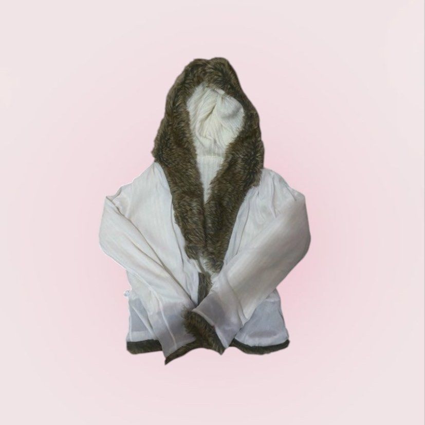 White Fitted Jacket with Fur (Category: Coats, Jackets and Outerwear) located in Manila. Submitted by mxnlessandra (Listing ID 1437823874, Image 1). Description: L: 17 W: 17 Sleeves: 20 Issue: Washable stain — MOP: GCash only — MOD: J&T or Lalamove — DF shouldered by buyer — Location: Pasig City .