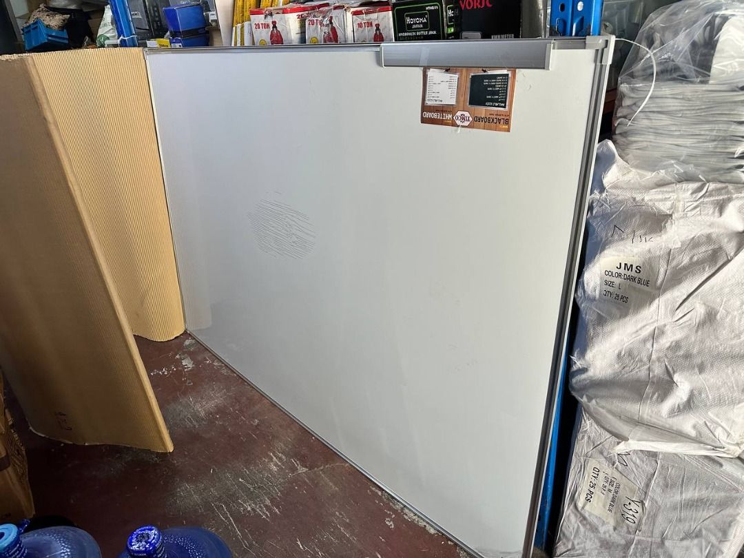 whiteboard no stand 4ft x 6ft (Category: Everything Else Others) located in Manila. Submitted by joeyroque09 (Listing ID 1444934854, Image 2). Description: whiteboard no stand 4ft x 6ft price: 2890.