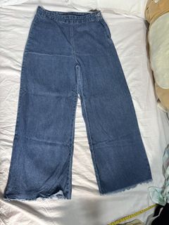 (Category: ) located in . Submitted by amiwear (Listing ID 1445020705, Image 1). Description: .