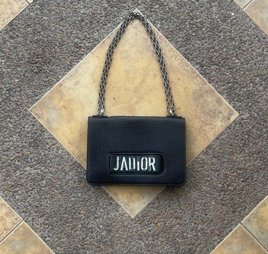 dior handbag y2k (Category: Luxury Bags & Wallets) located in Bacolod City. Submitted by bathroomplug (Listing ID 1443366836, Image 1). Description: authentic 2,000$ bag 😩 missing screw needs repair .