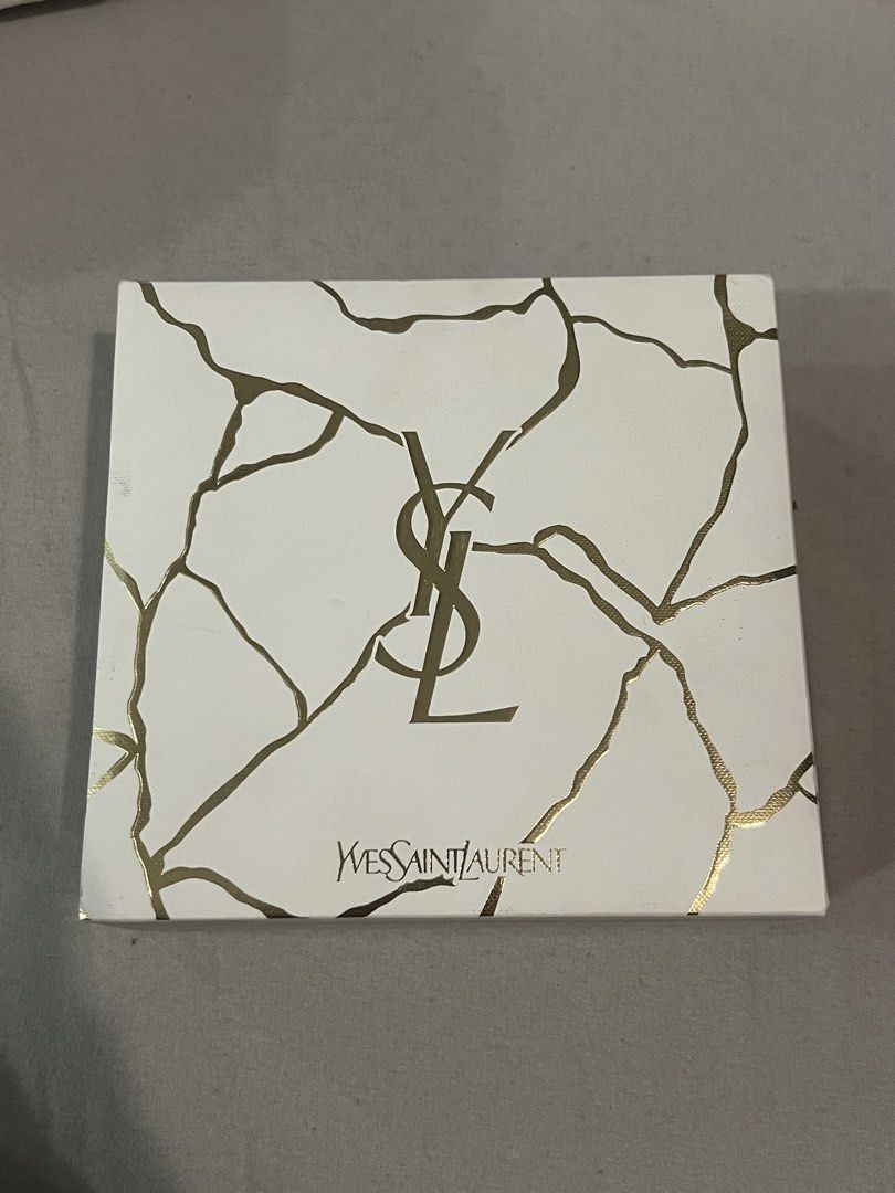 Yves Saint Laurent Mon Paris Gift Set (Category: Fragrance & Deodorants) located in Tarlac. Submitted by leyna_aa (Listing ID 1445010058, Image 1). Description: - YSL Mon Paris Eau de Parfum (50ml) - Mascara - Lipstick - All items are in their original, unopened packaging. - An ideal gift for any occasion..