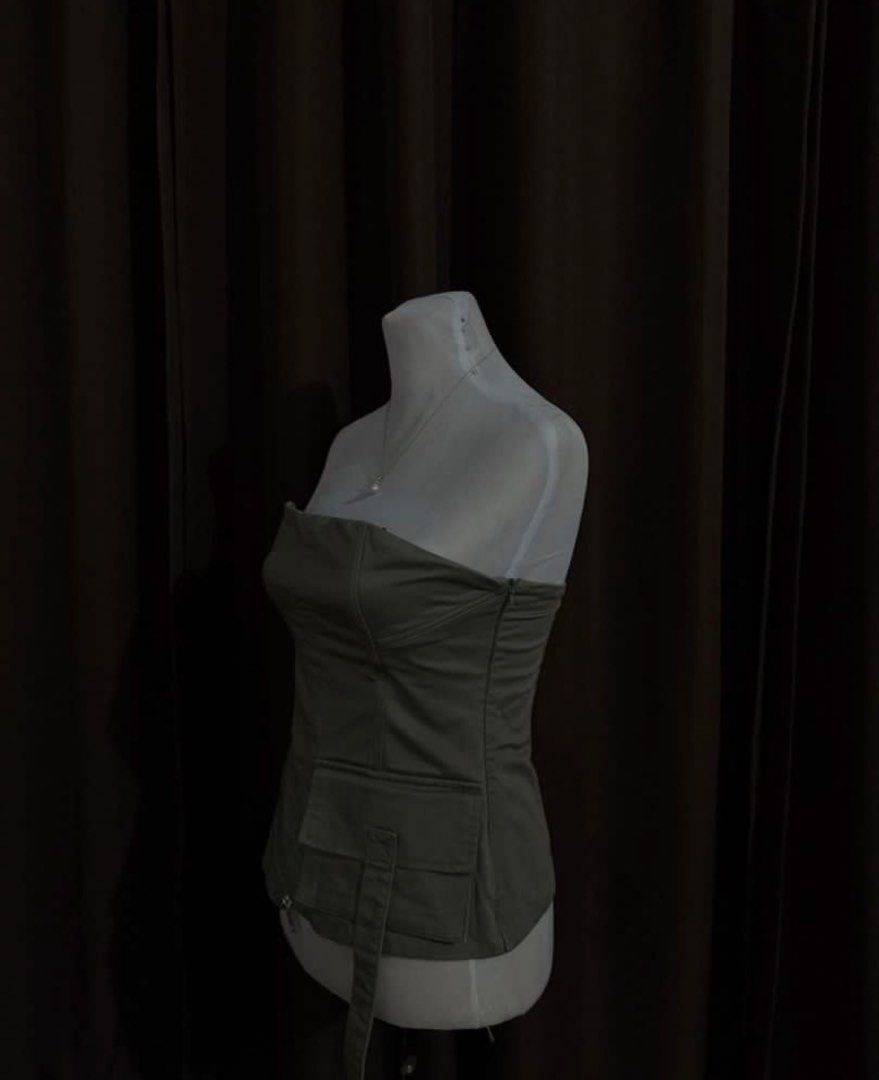 Zara Green Tube Top (Category: Sleeveless) located in Taguig. Submitted by celaenaaa (Listing ID 1444933279, Image 3). Description: Medium in tag Best fits s-m No issues Semi stretchable fabric Loc: BGC.