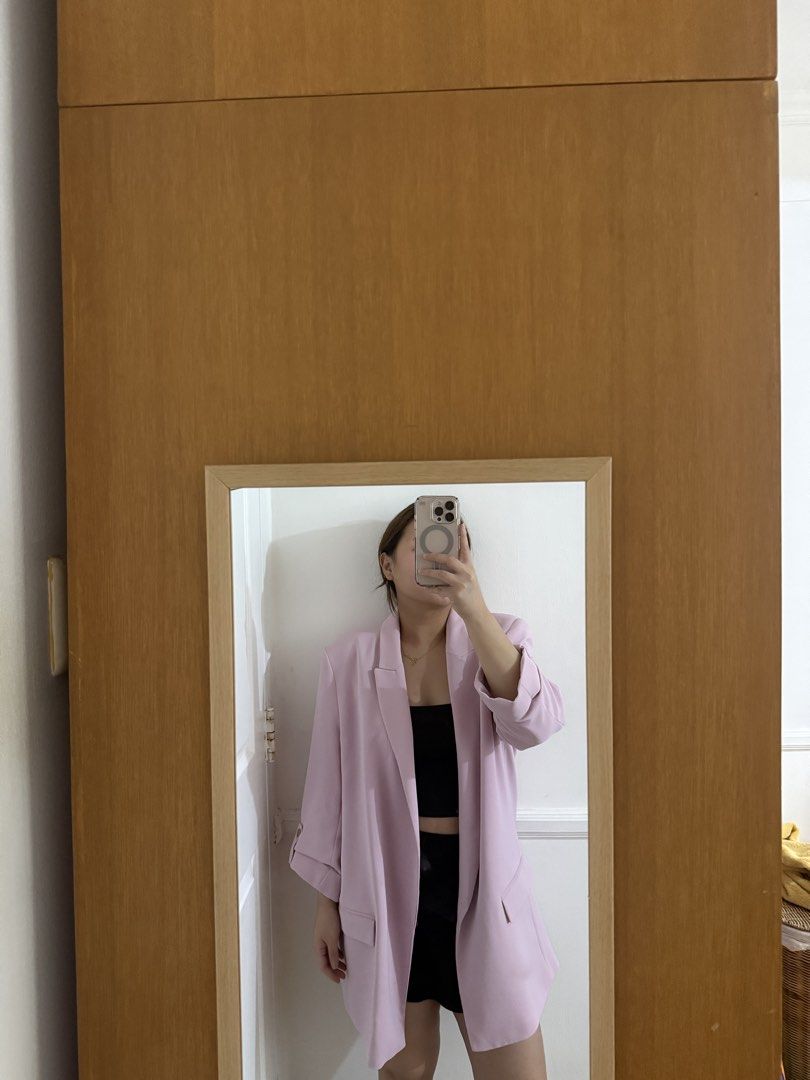 ZARA Pink Oversized Blazer with Roll-Up Sleeves (Category: Coats, Jackets and Outerwear) located in Makati City. Submitted by __jsww (Listing ID 1444900949, Image 2). Description: - Light pink Zara blazer - Oversized fit - Roll-up sleeves with button detail - Two front pockets - Fully lined interior - Versatile for layering over tops or dresses - Ideal for casual or smart-casual looks.
