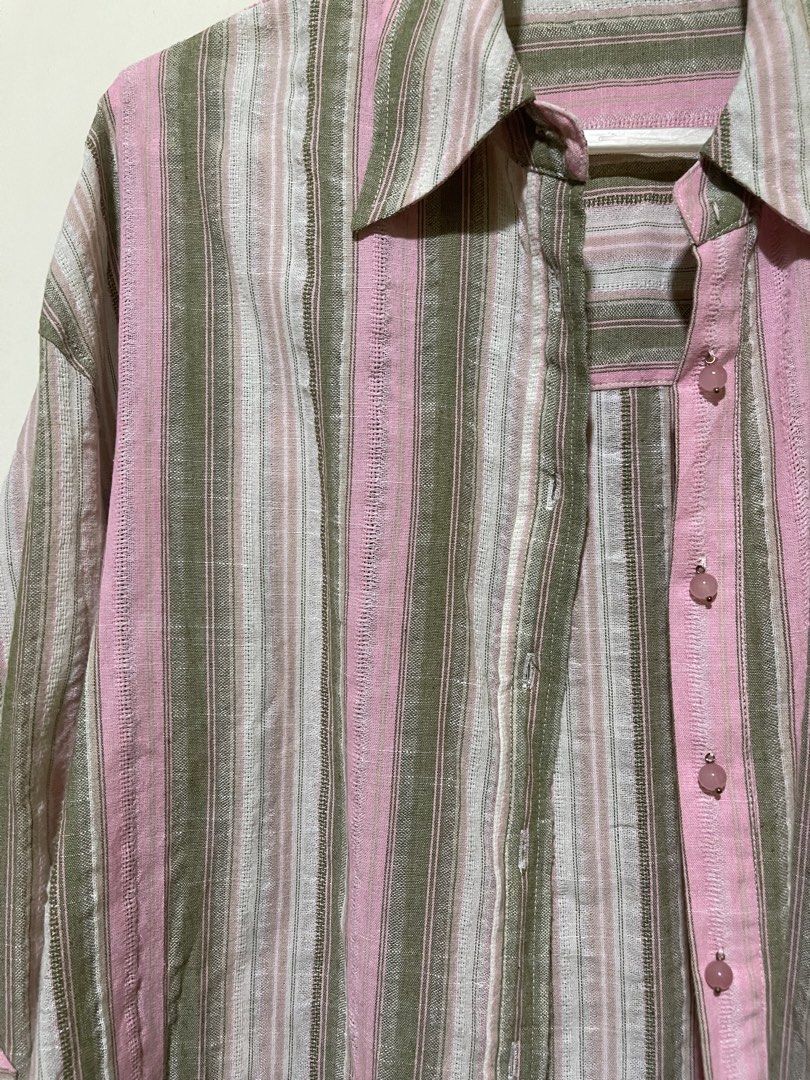 100% LINEN KOREAN LONGSLEEVES POLO (Category: Longsleeves) located in Manila. Submitted by rociococo (Listing ID 1445171380, Image 2). Description: - M TO L WOMENS - 22 WIDTH, 13 LENGTH - 22 SHOULDERS, 22 SLEEVES.
