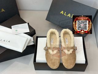 (Category: ) located in . Submitted by shoes.locker (Listing ID 1445048025, Image 1). Description: .