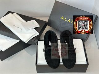 (Category: ) located in . Submitted by shoes.locker (Listing ID 1445048233, Image 1). Description: .