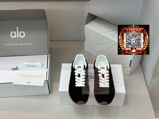 (Category: ) located in . Submitted by shoes.locker (Listing ID 1445048678, Image 1). Description: .