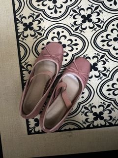 (Category: ) located in . Submitted by prettyprelovedddd (Listing ID 1445204283, Image 1). Description: .
