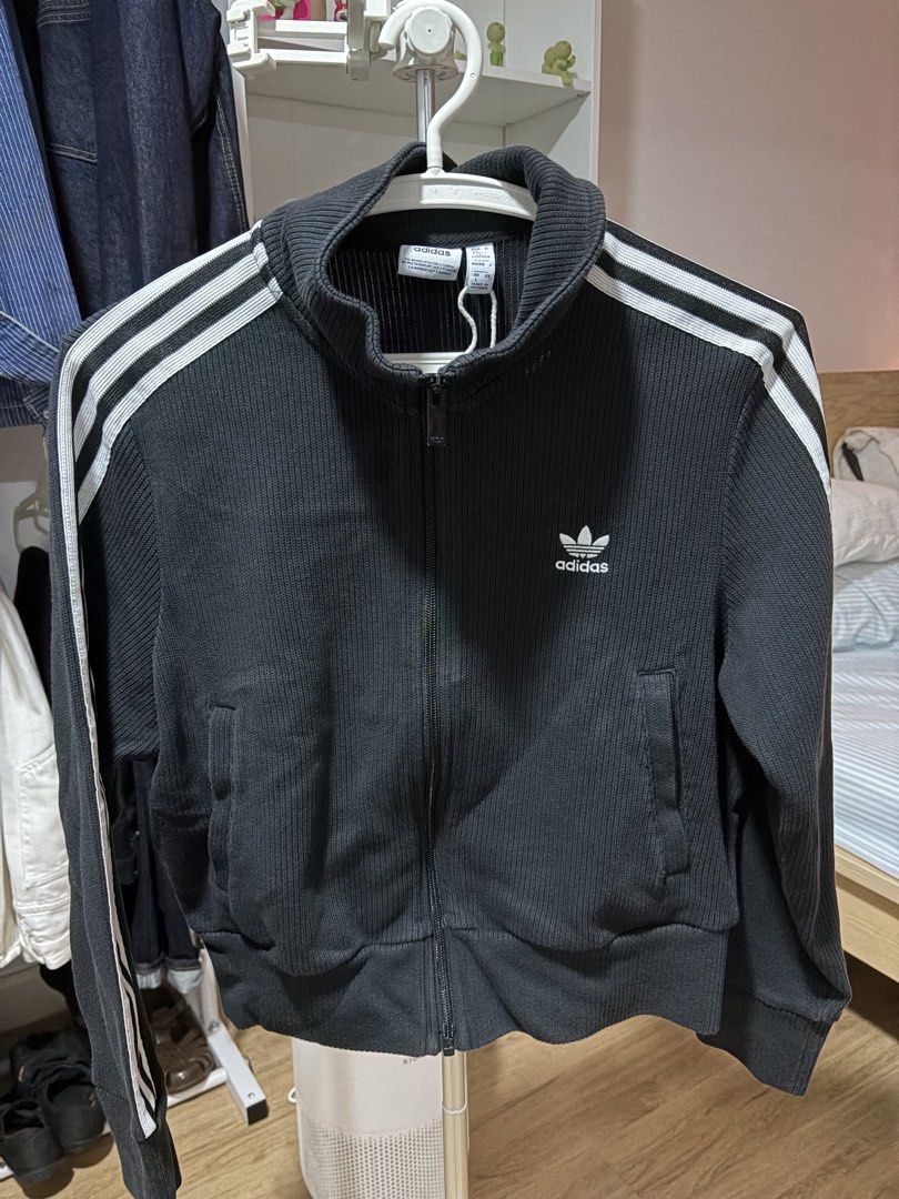 Adidas Originals Track Jacket (Category: Coats, Jackets and Outerwear) located in Manila. Submitted by bellaasrt (Listing ID 1445083317, Image 1). Description: original sent by adidas mismo LARGE.