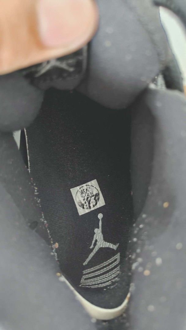 Air Jordan 11 Retro "Concord" (Category: Sneakers) located in Consolacion. Submitted by friendlyp86374 (Listing ID 1445068605, Image 3). Description: - Iconic Air Jordan 11 jubilee colorway - Classic black patent leather with white accents - Signature icy translucent soles - US Men's Size 9.5mens - Perfect for collectors and everyday style - Condition as shown in photos.