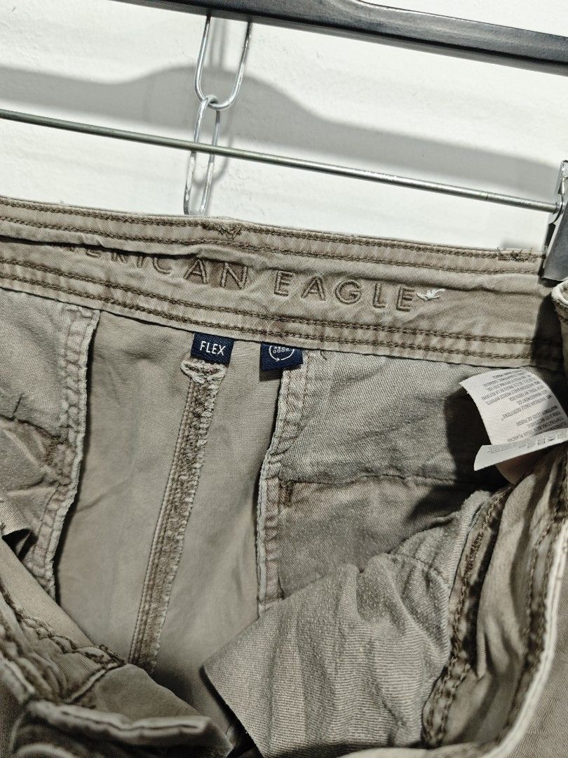 American Eagle Flex Cargo Pants (Category: Jeans) located in Bulacan. Submitted by pzj_thrift (Listing ID 1445207728, Image 2). Description: L 38 W 34 Leg opening 7 Condition 9/10 Color rate 9/10 No Issue.
