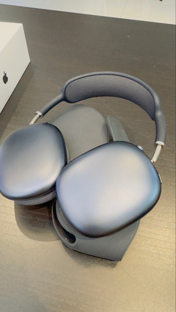 Apple Airpod Max (Category: Earphones) located in Pasay City. Submitted by angevils (Listing ID 1445231025, Image 2). Description: elling my AirPods Max (Space Gray) in almost brand-new condition. 35,000 original price Slightly used Purchased last February 2026 Only 4 months old Used only 5 times (for travel) Complete with box With official receipt No issues, works perfectly Well taken care of Reason for selling: Not being used enough. Meet-up or