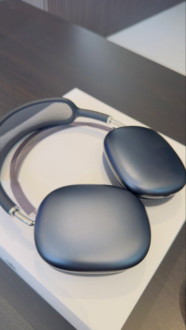 Apple Airpod Max (Category: Earphones) located in Pasay City. Submitted by angevils (Listing ID 1445231025, Image 1). Description: elling my AirPods Max (Space Gray) in almost brand-new condition. 35,000 original price Slightly used Purchased last February 2026 Only 4 months old Used only 5 times (for travel) Complete with box With official receipt No issues, works perfectly Well taken care of Reason for selling: Not being used enough. Meet-up or