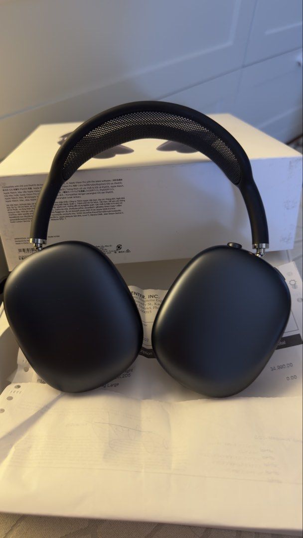 Apple AirPods Max Midnight (Category: Headphones & Headsets) located in Quezon City. Submitted by live_louisee (Listing ID 1445091325, Image 2). Description: Apple AirPods Max in Midnight. Comes with original box and sales invoice. Purchased from Power Mac Center. rfs: I don't use them often slightly nego.
