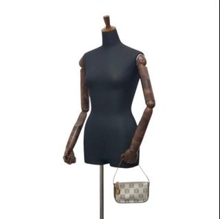(Category: ) located in . Submitted by foreigncloset (Listing ID 1445057396, Image 1). Description: .