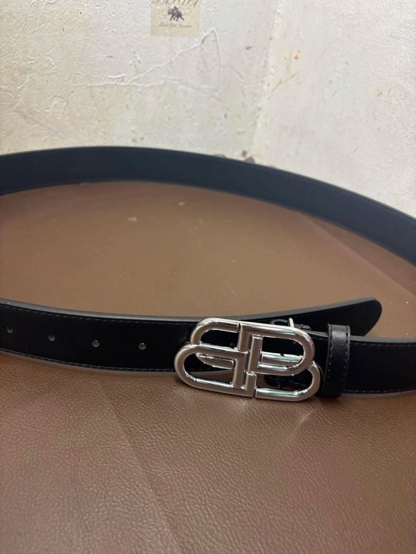 BALENCIAGA BB leather belt 110cm (Category: Belt bags, Clutches and Pouches) located in Bacoor. Submitted by fafofa (Listing ID 1445209458, Image 1). Description: BALENCIAGA BB leather belt 110cm.