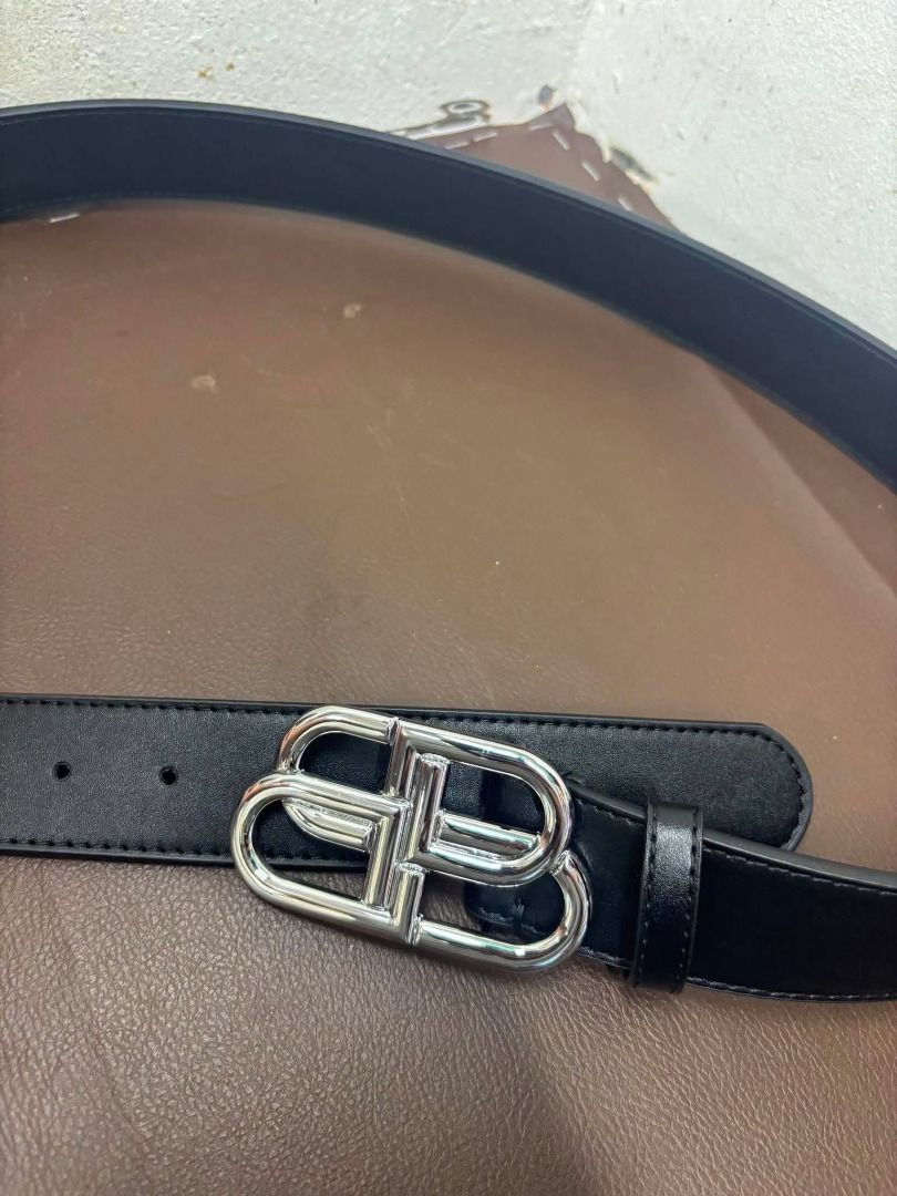 BALENCIAGA BB leather belt 110cm (Category: Belt bags, Clutches and Pouches) located in Bacoor. Submitted by fafofa (Listing ID 1445209458, Image 2). Description: BALENCIAGA BB leather belt 110cm.
