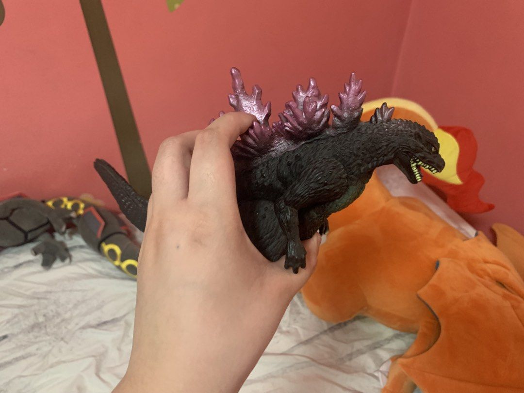 Bandai authentic Godzilla 1999 2004 vintage (Category: Figurines & Statues) located in Taguig. Submitted by Collectibles4u (Listing ID 1445134392, Image 3). Description: It’s authentic. Personal collection. His name is Robert Deniro..
