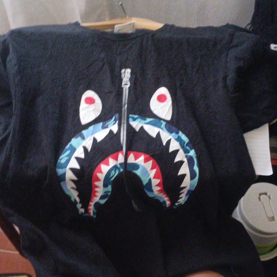 Bape Shark (Category: Activewear) located in Manila. Submitted by wesleycomad21 (Listing ID 1445232803, Image 1). Description: NEED WASH.