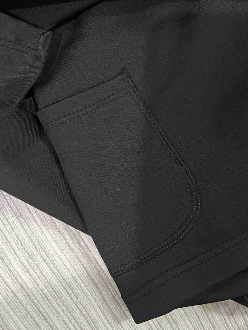 Black Tennis Skirt with Pockets (Category: Skirts) located in Makati City. Submitted by datscraper (Listing ID 1445163328, Image 3). Description: - Black tennis skirt with convenient side pockets - Size: S - RFS: decluttering.