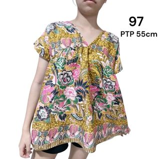 (Category: ) located in . Submitted by beau-tifulcloset (Listing ID 1445107289, Image 1). Description: .