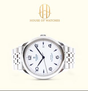 (Category: ) located in . Submitted by houseofwatches.sg (Listing ID 1445159352, Image 1). Description: .