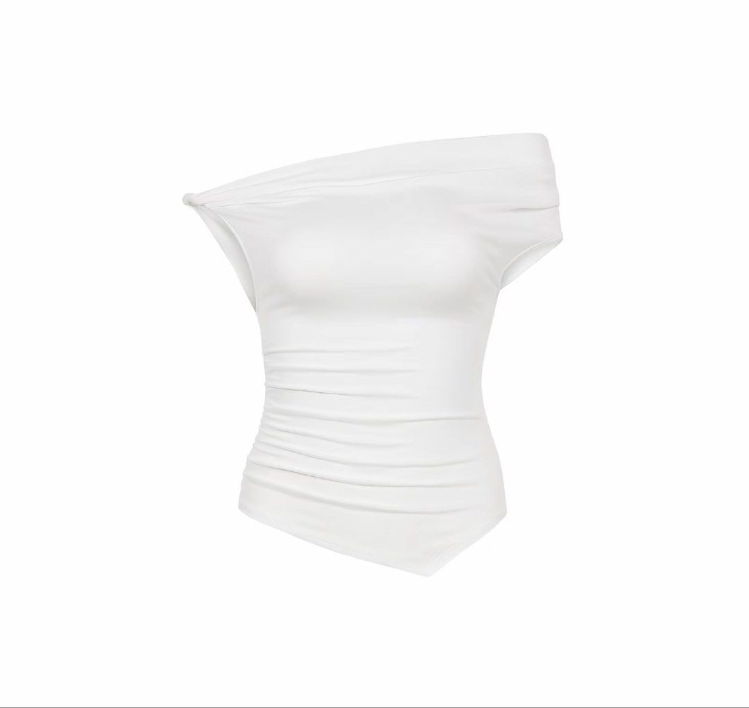 BSCO Heidi & Kehlani Off Shoulder Top (Bundle) (Category: Blouses) located in Balanga. Submitted by 28bluei (Listing ID 1445099226, Image 1). Description: - Bought from BSCO MNL Tiktok Shop - Only used once-twice - Size on tag : White (Heidi) - XS, Maroon (Kehlani) XXS - Both Cotton - No issue! .