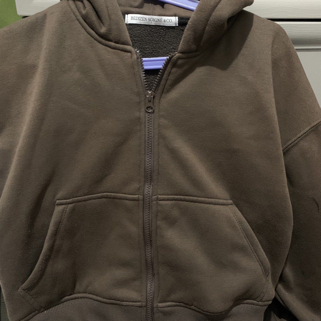 bsco hoodie in choco brown (Category: Coats, Jackets and Outerwear) located in Manila. Submitted by hersheysdeclutterz (Listing ID 1445162211, Image 3). Description: no flaws/like new worn once/twice last christmas! originally brought for ₱1,300+ (sale) •open for meet ups .