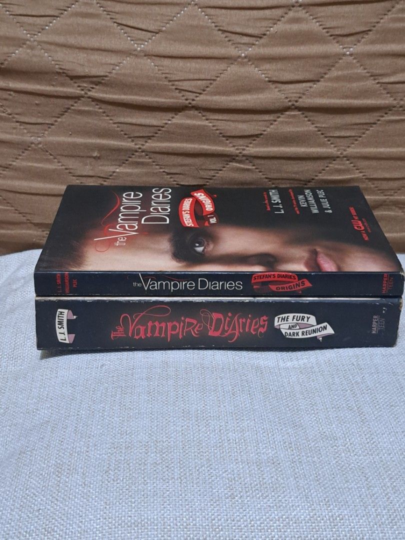 [FREE SHIPPING] BUNDLE The Vampire Diaries by L.J. Smith (Category: Storybooks) located in San Pedro. Submitted by yoonvminki (Listing ID 1445154956, Image 3). Description: •Lightly used, staining on the outerpart of the pages •No annotations, no markings on the pages • Sold as a bundle Free shipping via J&T! Listed price is last price🙏 Can provide more photos via chat. 🔴 Strictly payment first before shipment. MOP: Gcash only.