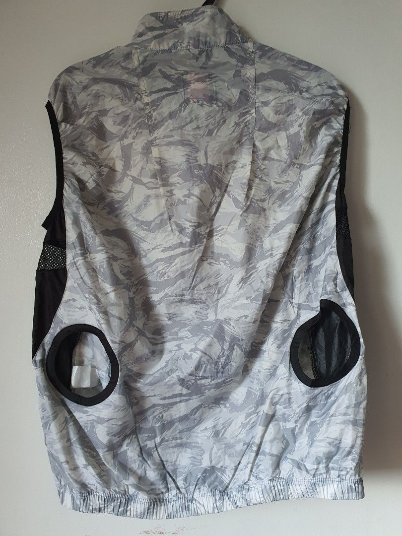 Burtle Lightweight Windbreaker Jacket Size L (Category: Coats, Jackets and Outerwear) located in Meycauayan. Submitted by shoptoown (Listing ID 1445062748, Image 2). Description: - Lightweight BURTLE WORKWEAR windbreaker jacket - Size: L - Color: Cool grey and white abstract pattern - Features: Full zip front, chest pocket - Ventilation: Mesh panels on the back - Fit: Elasticated cuffs and hem - Ideal for: Outdoor activities, layering - look clos