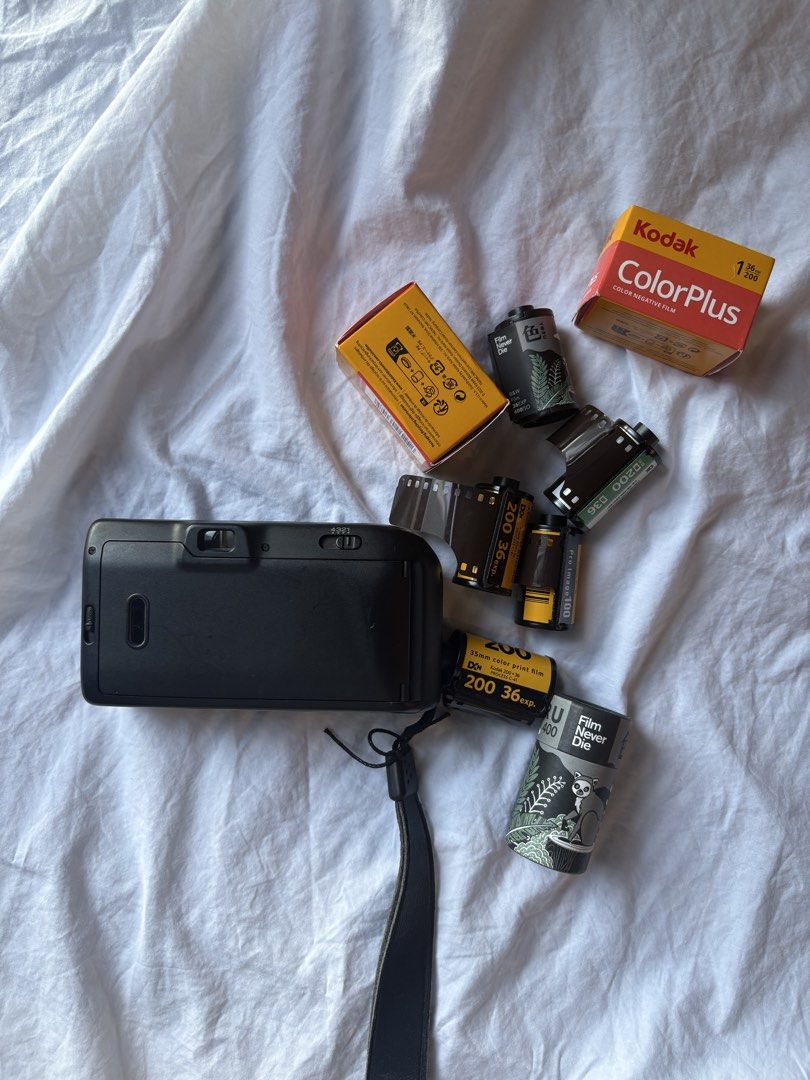 Canon Sureshot EX Film Camera (Category: Cameras) located in Pasig City. Submitted by parall3lles3m (Listing ID 1445159572, Image 3). Description: CANON SURE SHOT EX -135/35mm film - battery: 1x 2CR5 (not included) - can take 1, 2, 3, or 4 shots in one press of the shutter button - dummy film tested - flash working - timer working Inclusions: camera, strap TEST VIDEO: https://drive.google.com/drive/u/0/folders/14o51qOlhiXBHqQOSVb2GEqxg-h9zpy6o We