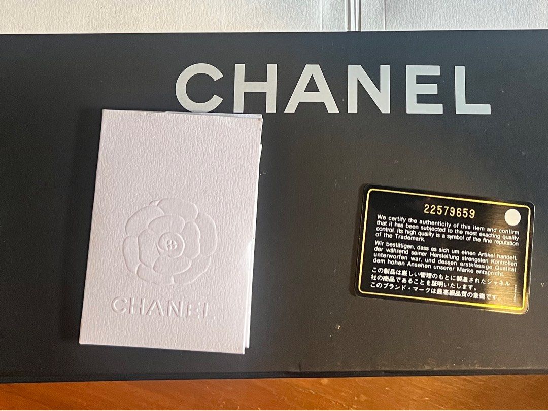 Chanel Boy Bag Chevron Black Lambskin (Category: Luxury Bags & Wallets) located in Quezon City. Submitted by monmarcha30 (Listing ID 1445231045, Image 3). Description: - Authentic Chanel Boy Bag - Color: Black - Material: Lambskin leather - Quilt: Chevron - Hardware: Silver - Includes: Dust bag, box, authenticity card, care booklet - Style: Perfect for day or night wear.