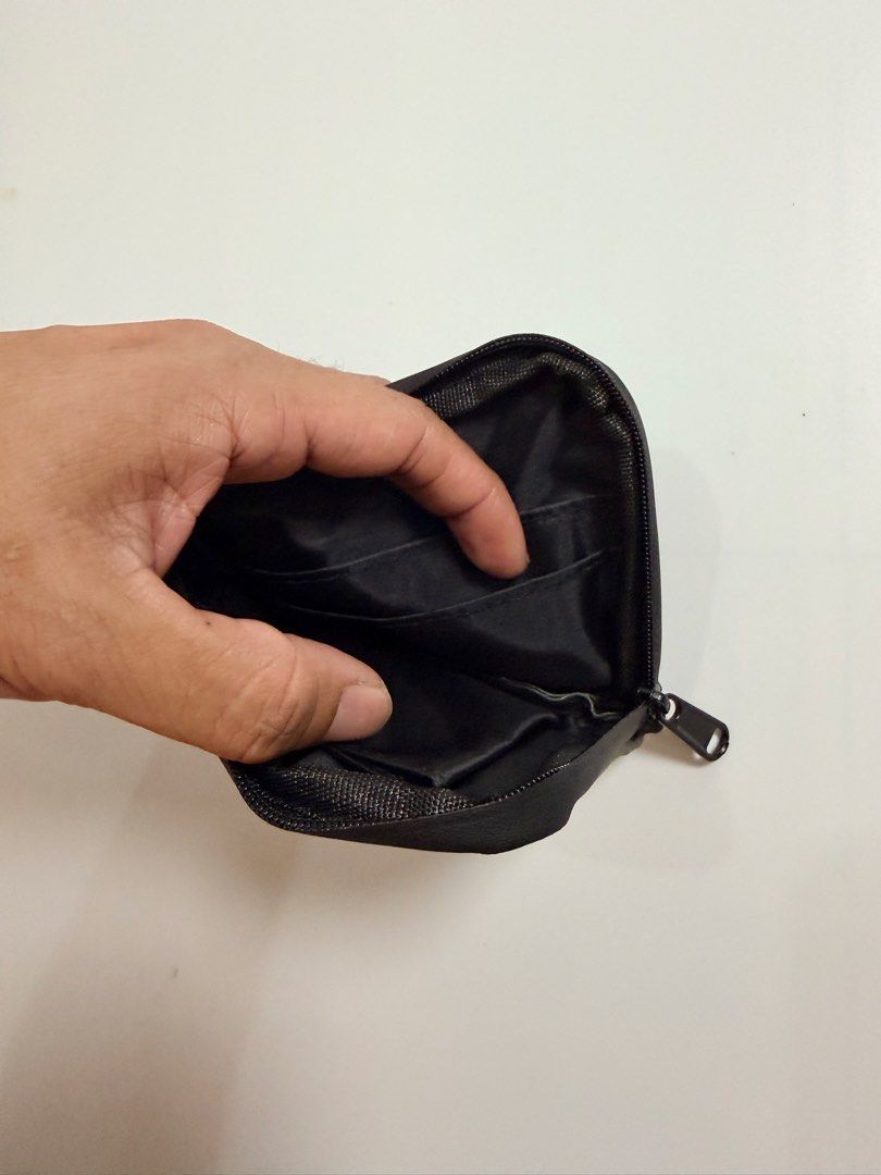 Cinelli x cycle sports wallet (Category: Wallets & Card Holders) located in Alfonso. Submitted by jbcamet (Listing ID 1445086306, Image 3). Description: Cinelli x cycle sports wallet Compact size for cycling Brandnew.
