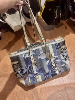 (Category: ) located in . Submitted by poshavenue_boutique (Listing ID 1445043553, Image 1). Description: .
