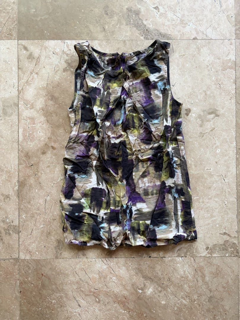 Colorful Print Sleeveless Top (Category: Sleeveless) located in Quezon City. Submitted by tidyup.lara (Listing ID 1445181217, Image 1). Description: Best fits XS-S frames Bust 30” Waist 34” Length 24” Condition 8/10: used but in good condition .