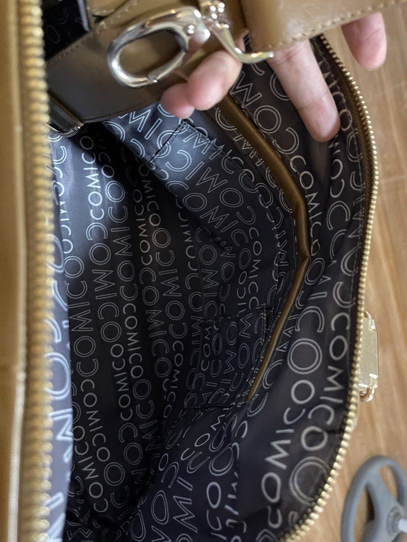 Comico Cross body bag (Category: Cross-body Bags) located in Macabebe. Submitted by yourdita (Listing ID 1445230188, Image 3). Description: Comico Semi-Brandew Stylish and spacious Flaws seen on pic natambak lang pero di nagamit.