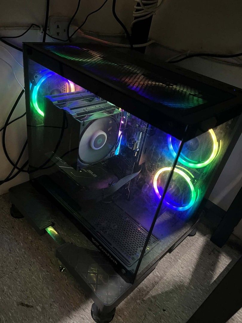 Computer set (Category: Desktops) located in Manila. Submitted by dxnnxs (Listing ID 1445220163, Image 2). Description: 35k Navotas location -Monitor: LG 27" 120HZ -Motherboard: MSI B550-A PRO AMD -16GB GSkill Trident RGB DDR4 3600 RAM -Asus Dual Radeon RX 6600 V3 8GB -Cooler Master 650W Gold Tru Tated -darkflash case and fans -Crucial P3 Plus 1TB SSD Gen4 -Deepcool Ak400 Digital Pro -AMD Ryzen 5 5600 Rfs. Upgrade Tia..