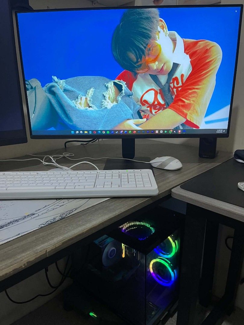 Computer set (Category: Desktops) located in Manila. Submitted by dxnnxs (Listing ID 1445220163, Image 1). Description: 35k Navotas location -Monitor: LG 27" 120HZ -Motherboard: MSI B550-A PRO AMD -16GB GSkill Trident RGB DDR4 3600 RAM -Asus Dual Radeon RX 6600 V3 8GB -Cooler Master 650W Gold Tru Tated -darkflash case and fans -Crucial P3 Plus 1TB SSD Gen4 -Deepcool Ak400 Digital Pro -AMD Ryzen 5 5600 Rfs. Upgrade Tia..