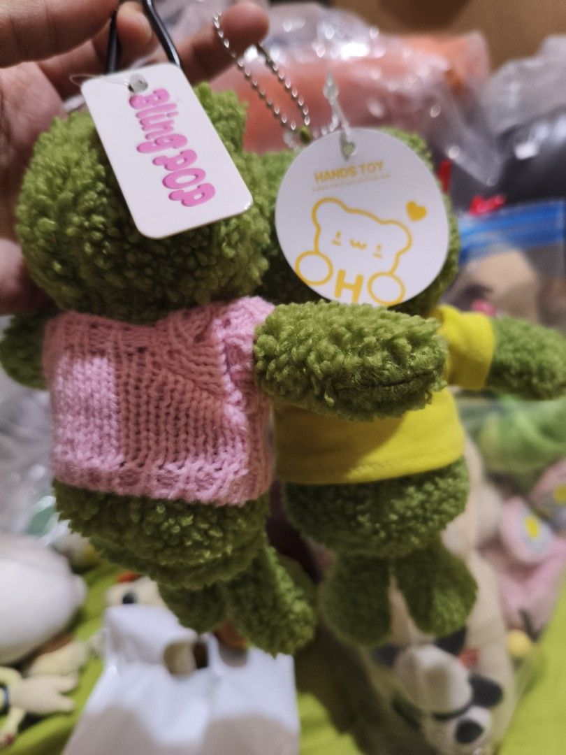 Cute frog charm keyring plush set bundle (Category: Plushies & Soft Toys) located in Paranaque City. Submitted by japancollectibles (Listing ID 1445132790, Image 2). Description: 🍀Read: Payment first policy Mop: gcash / BPI Shipping : Lalamove and LBC 1st to pay gets the item Location : Paranaque 1st to pay gets the item Battery for size reference 🌸Japan/ korea/England Surplus items collectible 🔴Carefully check each photos 🔴Manage your expect
