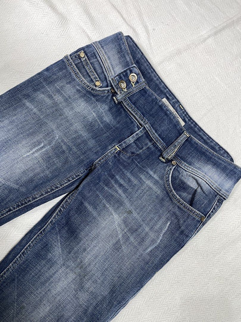 Denim Jeans w/ Built-in Belt (Category: Jeans) located in Quezon City. Submitted by mossimoss (Listing ID 1445100221, Image 3). Description: waist 33 length 36 front rise 8 leg opening 16 flaws: small stain (3rd slide) not noticeable when worn.