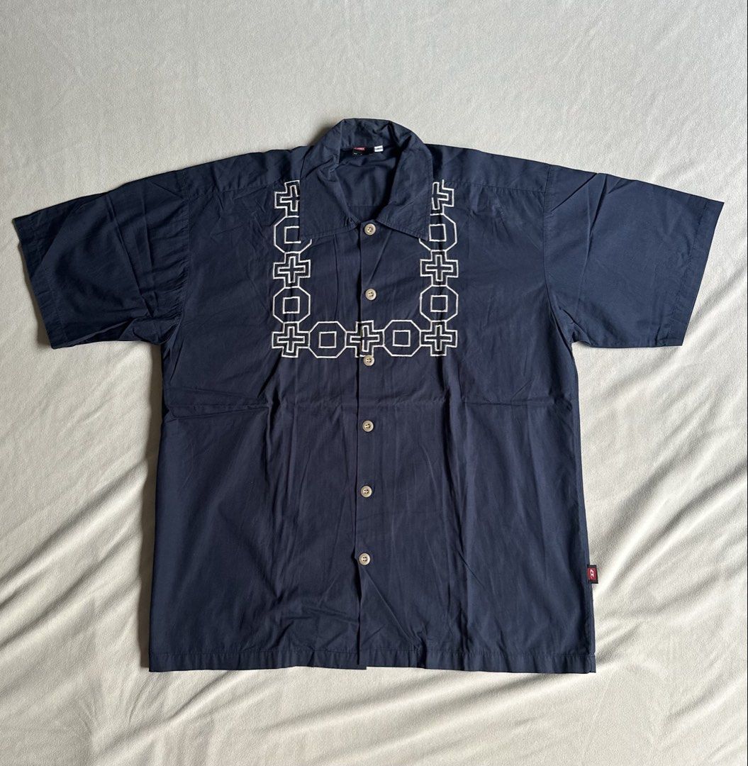 Diesel Vintage Polo for Men (Category: Tshirts & Polo Shirts ) located in Aroroy. Submitted by nicadeclutterz (Listing ID 1445115042, Image 1). Description: • DIESEL VINTAGE POLO FOR MEN - original - in good condition - vintage - size L - colors may appear lighter or darker due to lighting - manage expectations as this item is preloved - dm for more details ☺️ dimes length: 28 width: 23 💰MOP: GCASH/BDO/GO TYME 🚚 MOP: JNT/LBC.