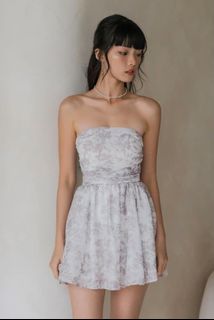 (Category: ) located in . Submitted by shop_thriftx (Listing ID 1445197429, Image 1). Description: .