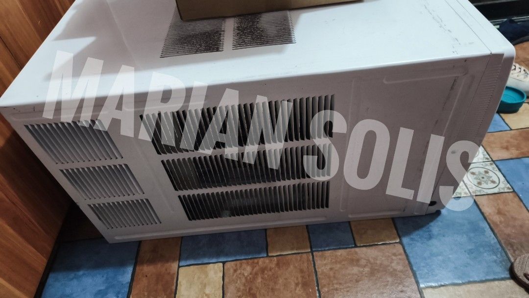 FULL DC INVERTER 2.5HP WINDOW TYPE W/ REMOTE (Category: Air Conditioning and Heating) located in Manila. Submitted by marianresells (Listing ID 1445169466, Image 2). Description: Reason for selling: Naglipat bahay ☑️ Bagong linis ☑️ Used only for 2 years ☑️ Ideal for 40-50sqm rooms or loft types ☑️ No issues, cleaned strictly every 6 months ☑️ Price: PHP20,000 ☑️ Still within warranty ☑️ Location: Comembo, Taguig ☑️ Note: For pickup only. Buyer t