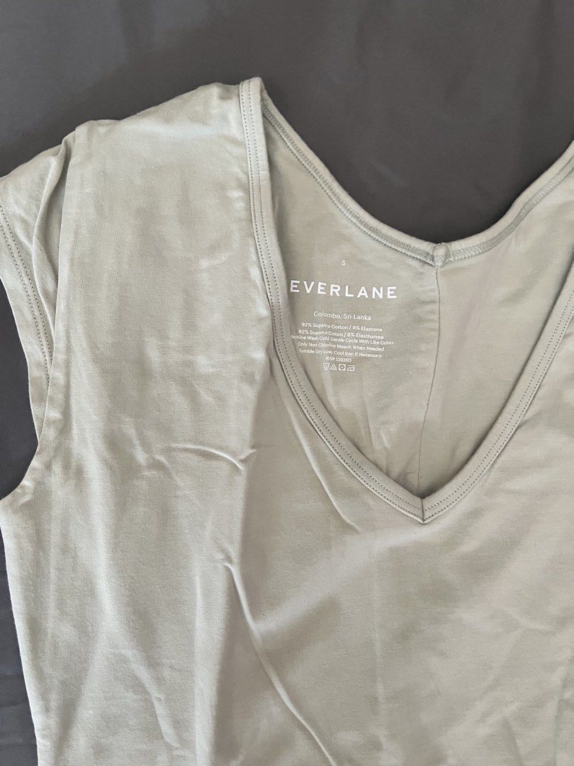 Everlane V-Neck Bodysuit (Category: Others Tops) located in Taguig. Submitted by nrox_ (Listing ID 1445090872, Image 2). Description: Light/mint green v-neck bodysuit from Everlane.