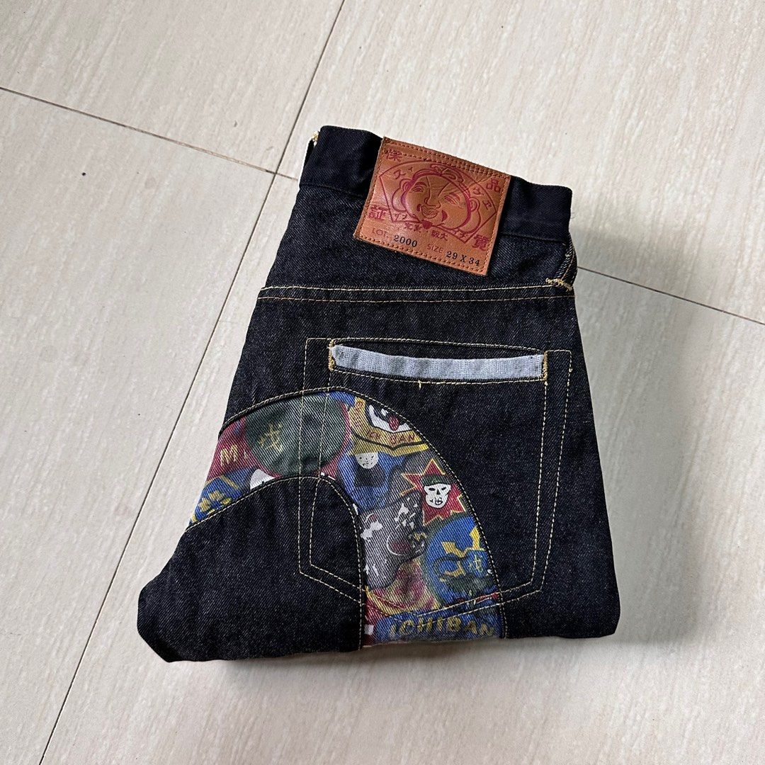 Evisu Daicock Jeans (Category: Jeans) located in Irosin. Submitted by kylebri (Listing ID 1445106364, Image 2). Description: Evisu Daicock Jeans excellent condition no major issue size 29 length 42 direct message 📥.