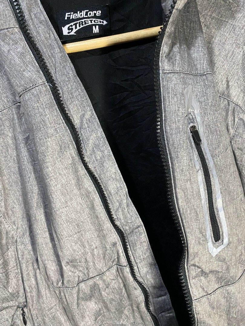 FieldCore Stretch Outdoor Lightweight Windbreaker Puffer Jacket (Category: Coats, Jackets and Outerwear) located in Las Pinas. Submitted by noblethreads (Listing ID 1445151717, Image 3). Description: FieldCore Stretch Outdoor Lightweight Puffer Jacket Size: Medium Dimensions: 22x26 250+sf.